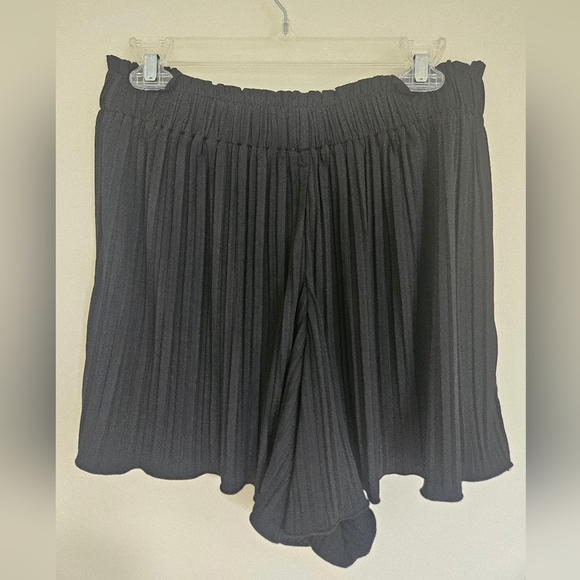 Loft Black High Rise Pleated Shorts - Picture 7 of 9